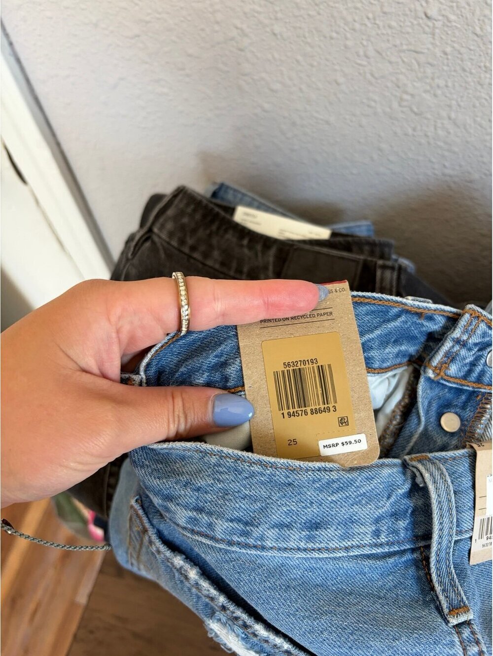 NWT Levi's 501 Light Wash Shorts size W25. 2.5in inseam - Picture 5 of 5